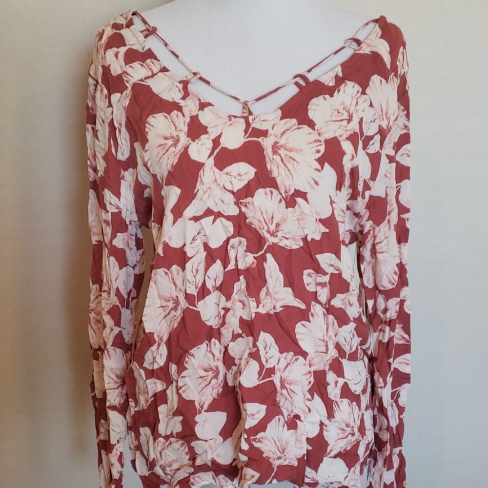 Billabong Flowy and Light Top